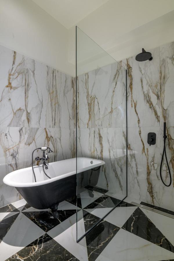 Appartamento 3Bdr Modern Design & Bright Interiors In Plaka Atene Esterno foto